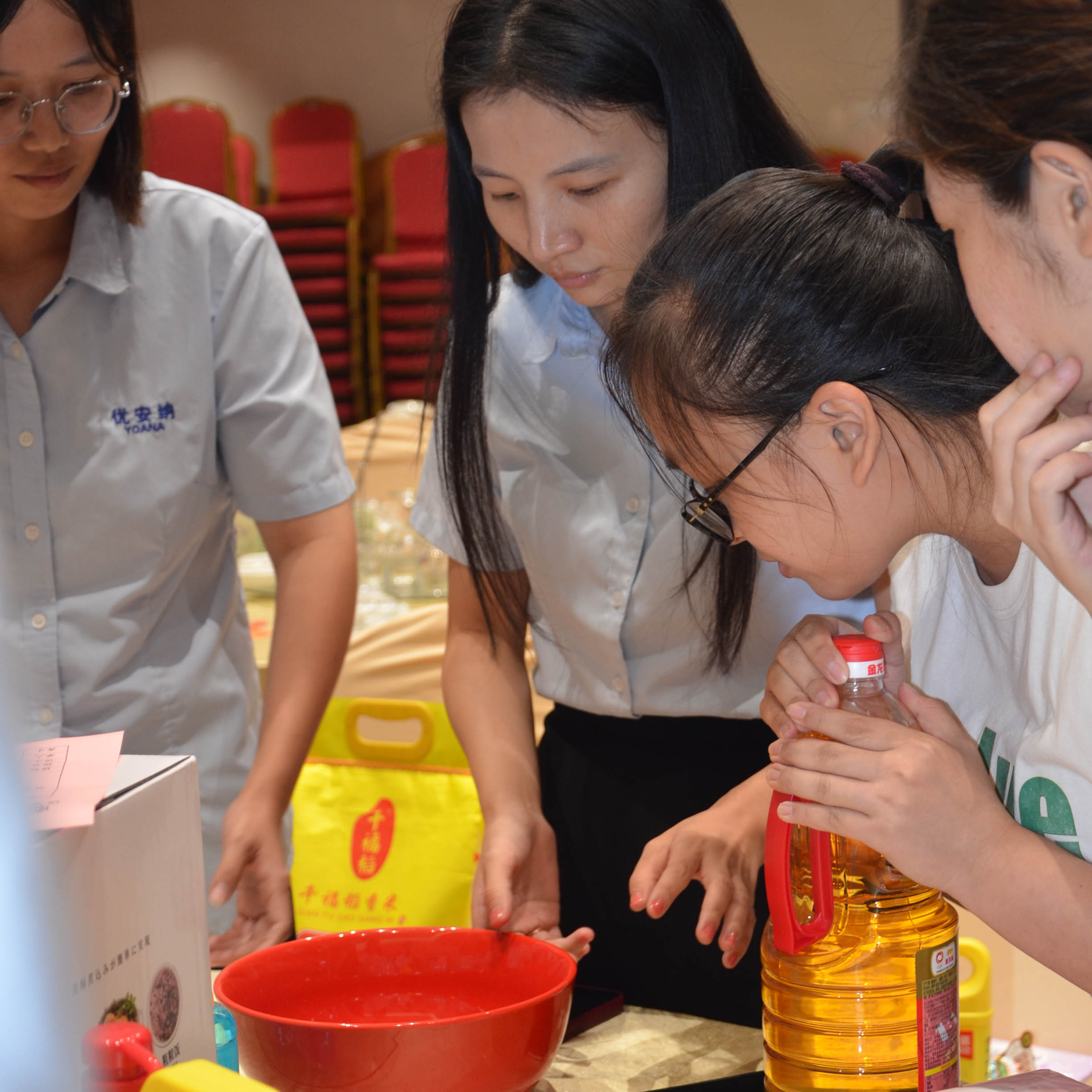 優安納中秋團圓，溫暖擔當共前行